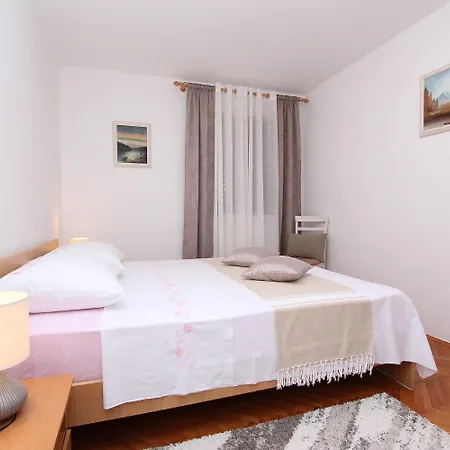 Traumhaftes Nur 350 Meter Zum Zentrum Von Mit Parkplatz, Meerblick Apartament