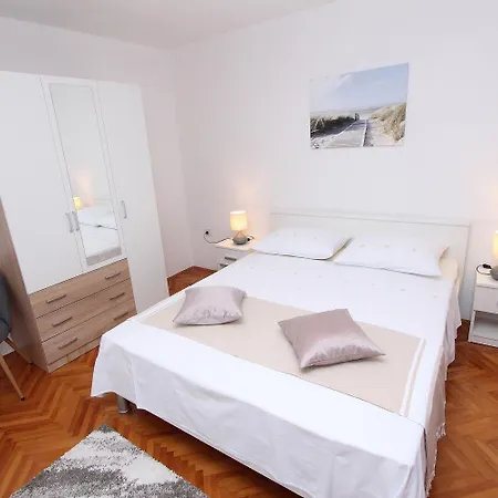 Apartmán Traumhaftes Nur 350 Meter Zum Zentrum Von Mit Parkplatz, Meerblick