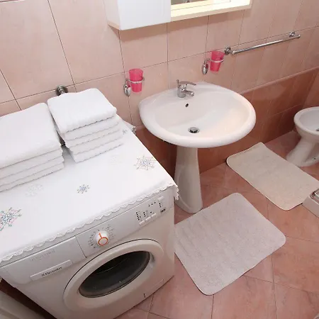 Apartmán Traumhaftes Nur 350 Meter Zum Zentrum Von Mit Parkplatz, Meerblick Rovinj
